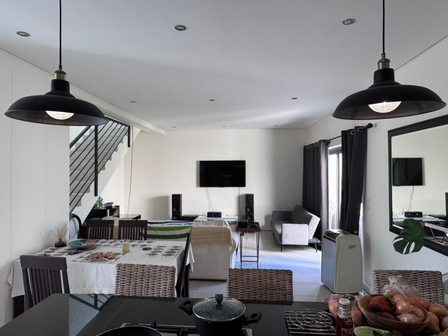 1 Bedroom Property for Sale in Sandown Western Cape